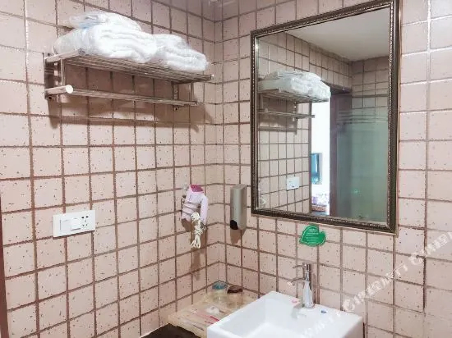 Fenghuang Garden Holiday Hotel