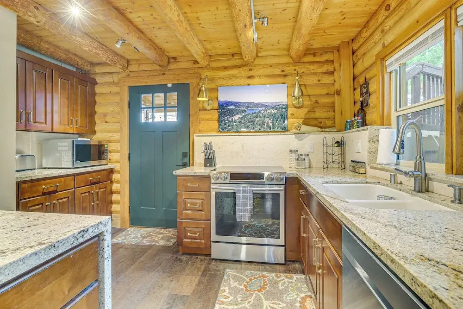 Cabin ~ 1 Mi to Lake Gregory & Hiking!