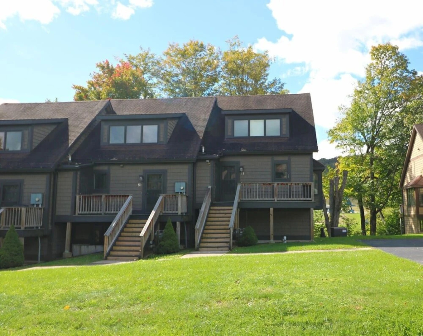 Woods 81 3 Bedroom Condo by Redawning