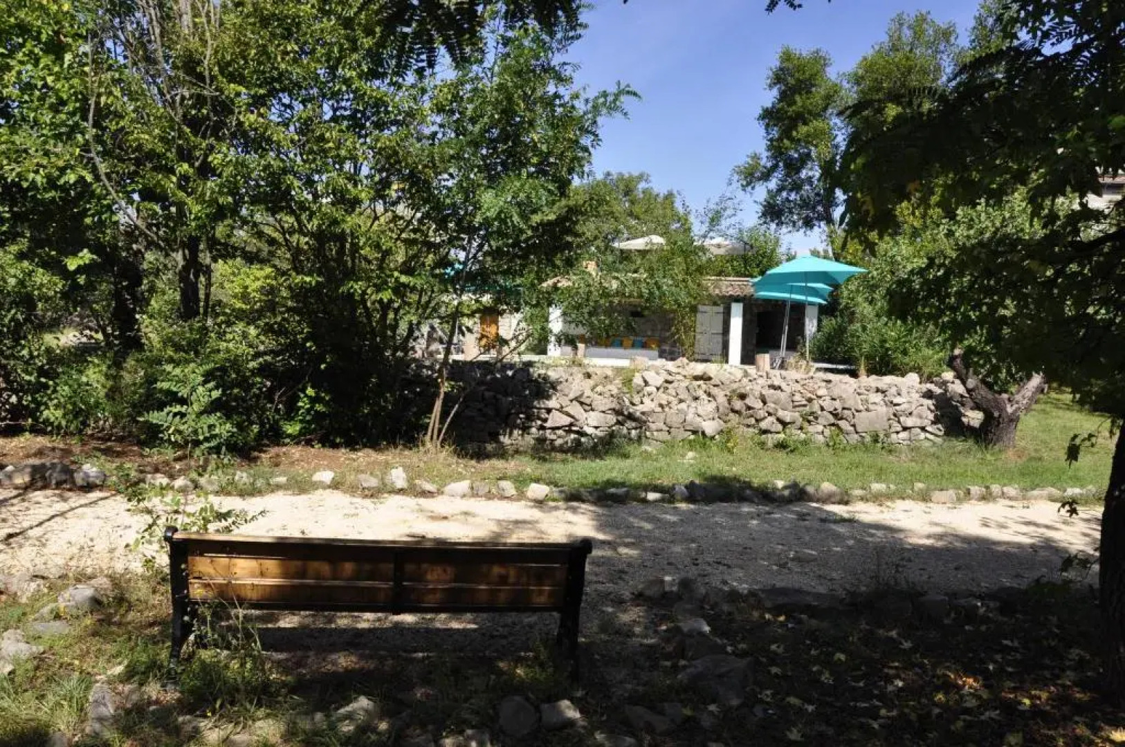 Un Je Ne Sais Quoi De Paradis