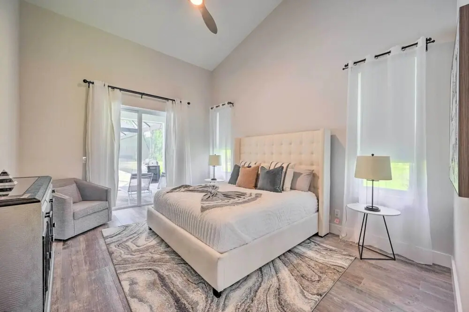 Sand Volleyball Court, Pool & Spa: Naples Gem!