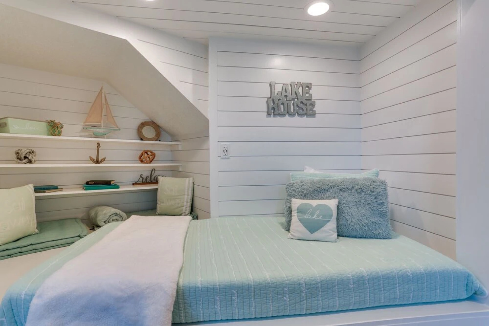 Pottsboro Townhome w/ Deck, Lake Access & More!