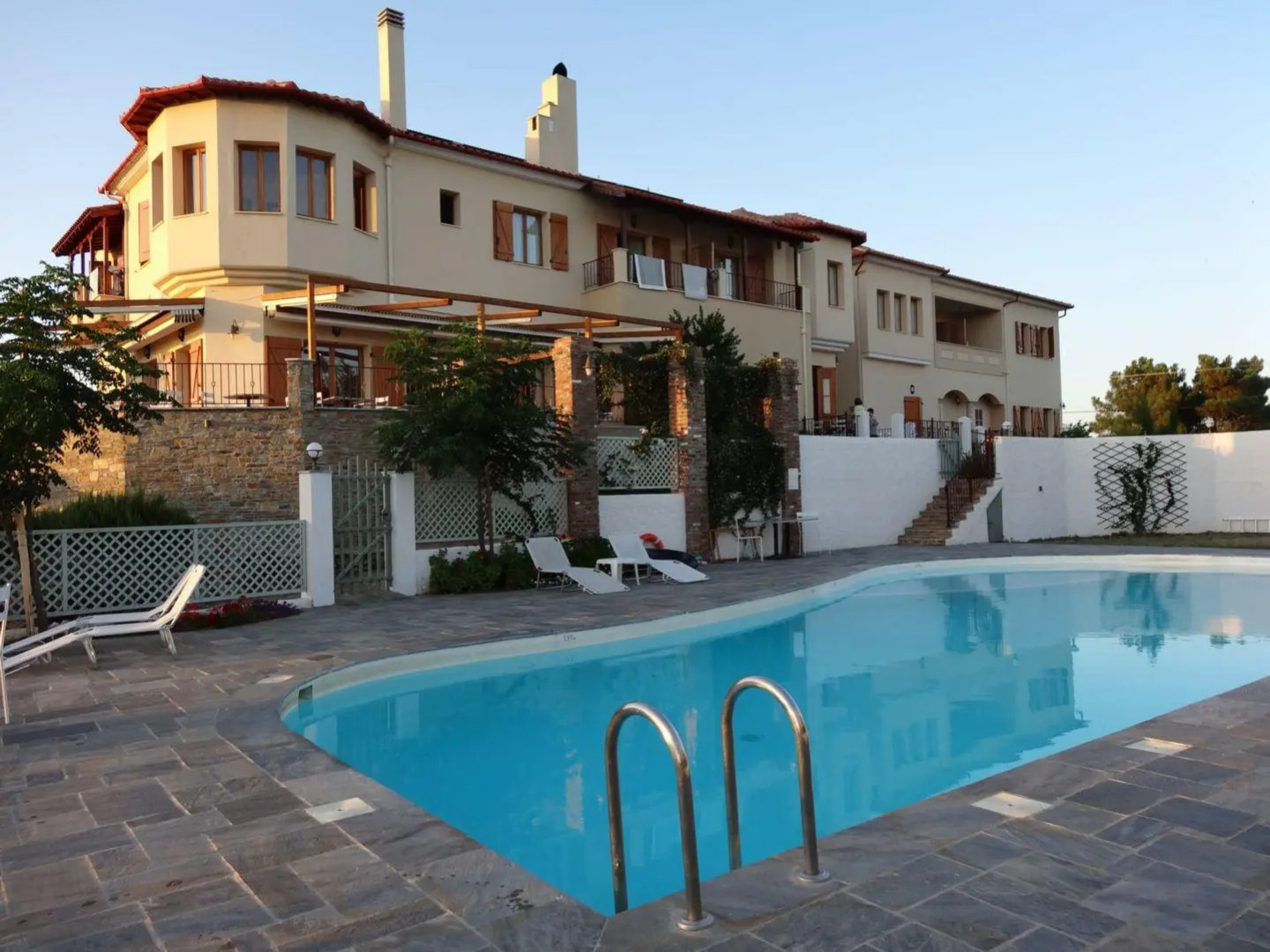 Lagou Raxi Country Hotel