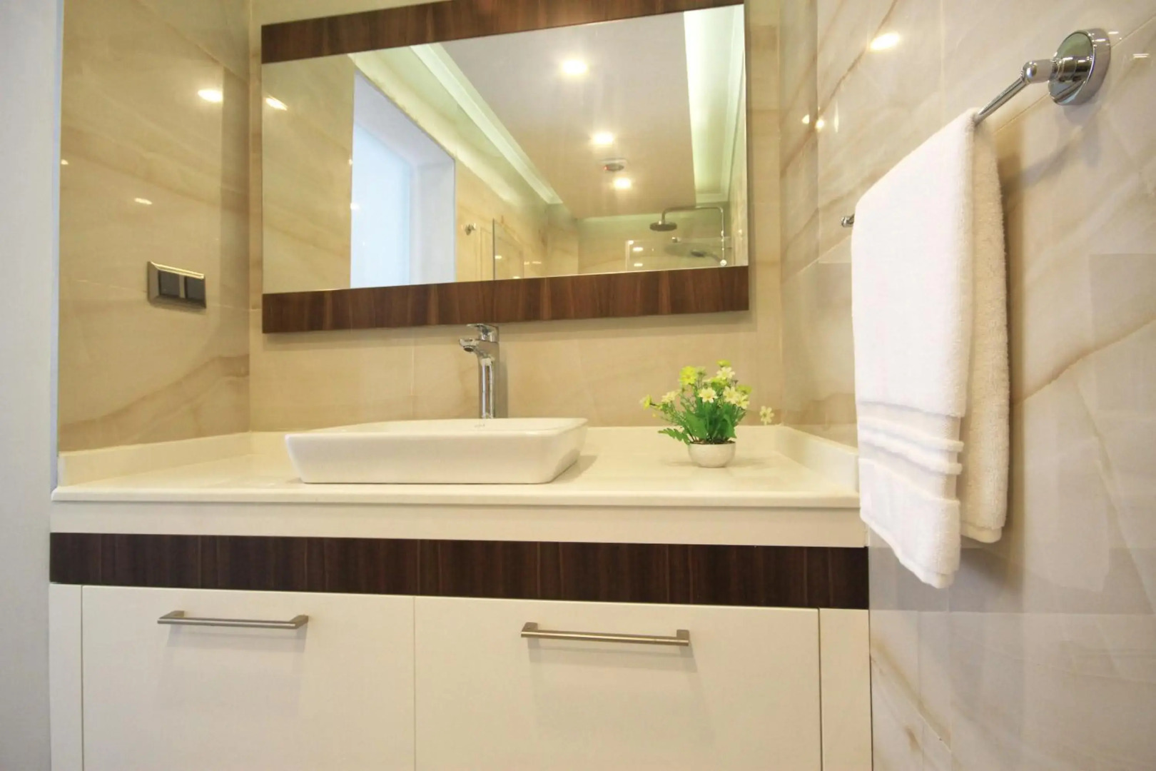 Delight Deluxe Aparts