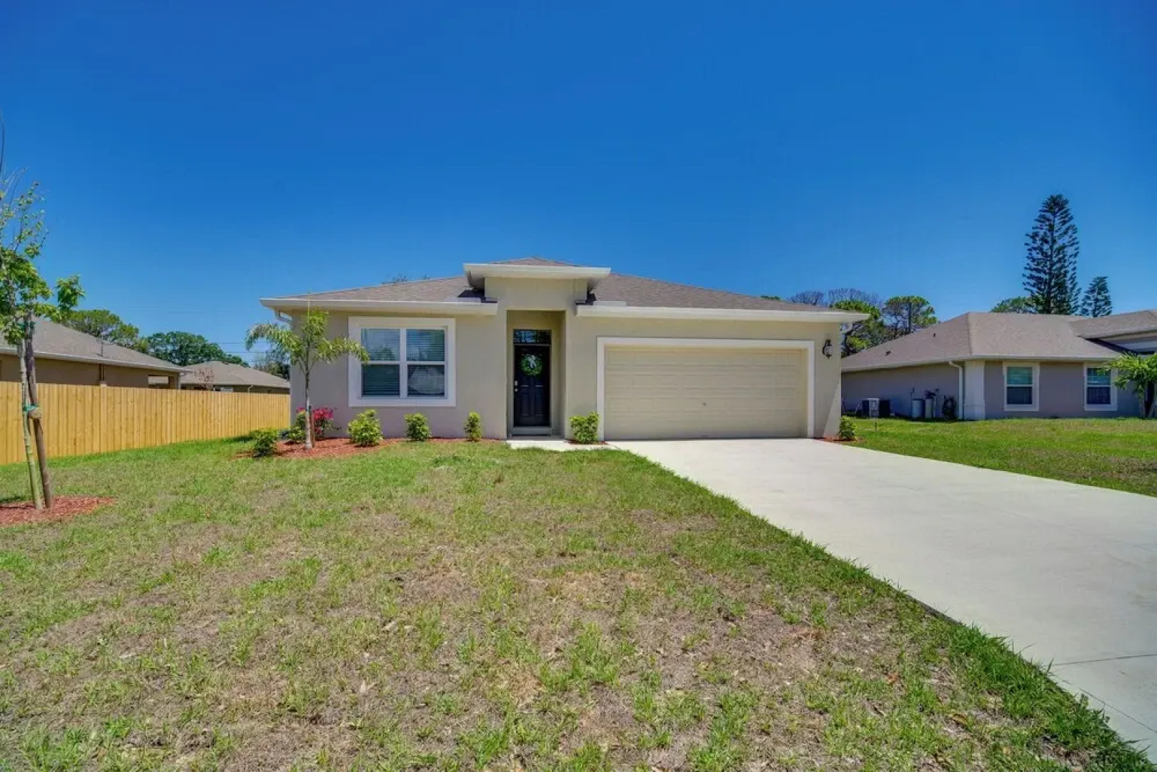 Pet-friendly Sebastian Retreat: 7 Mi to Beach!