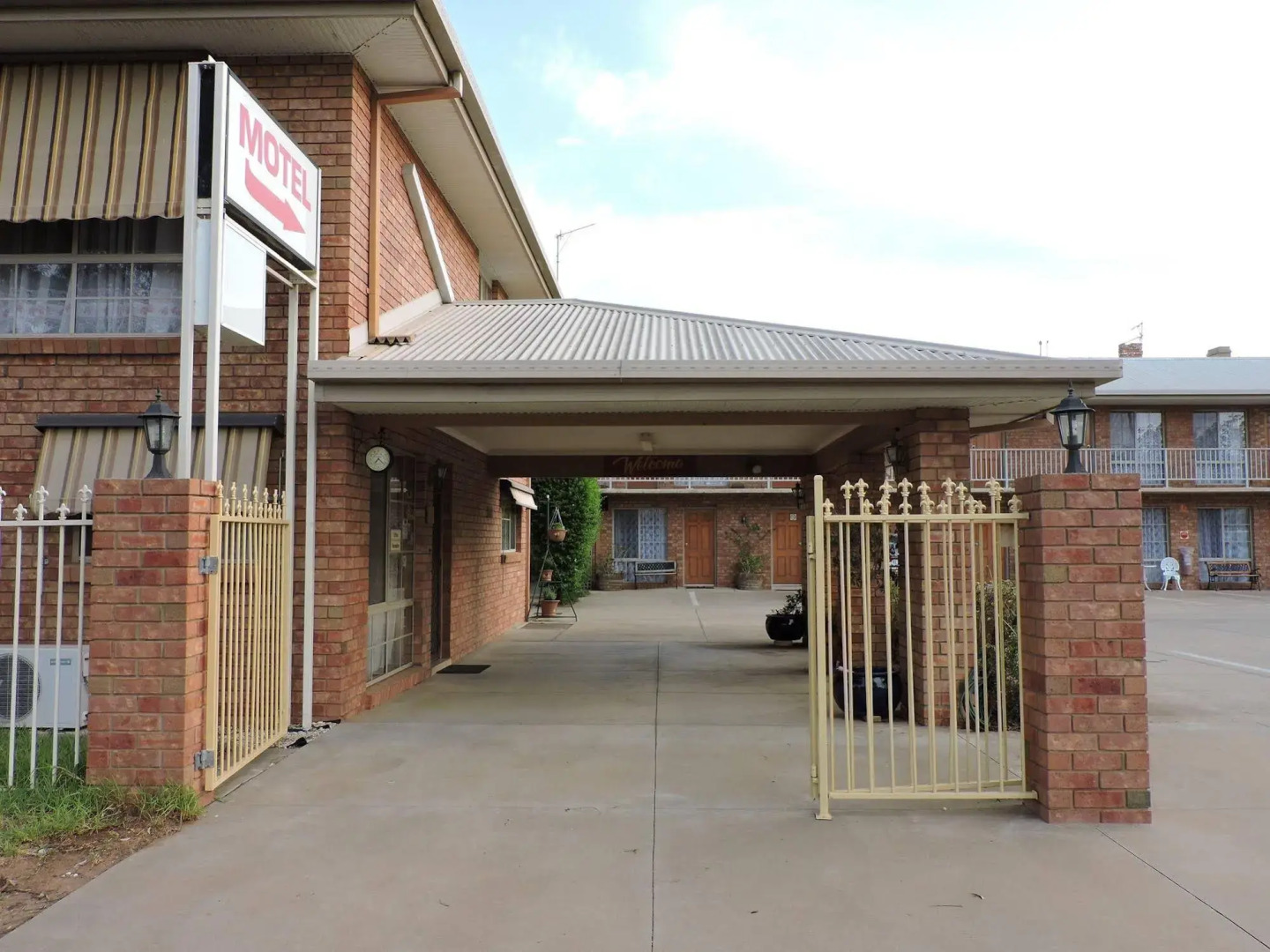 Red Cliffs Colonial Motor Lodge