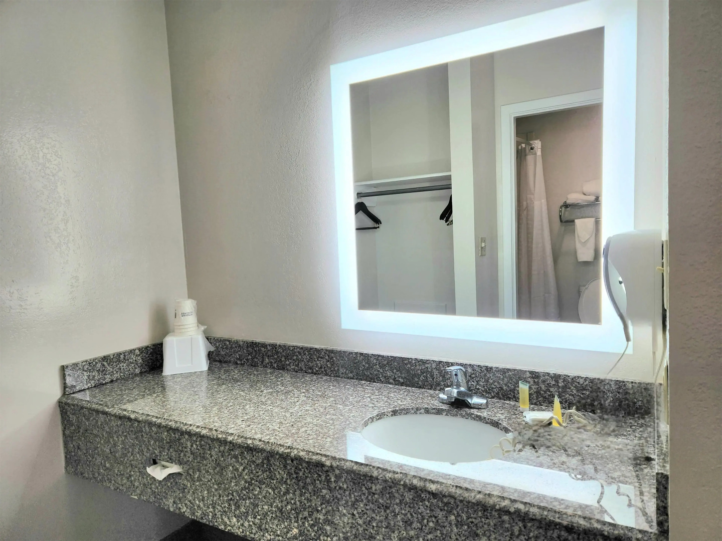 Days Inn by Wyndham San Marcos