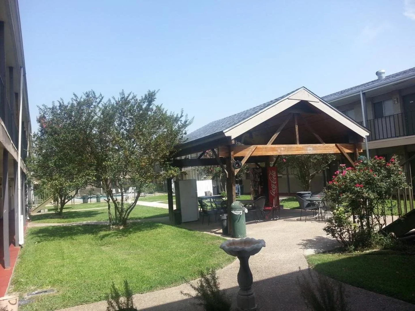 Executive Inn  Suites