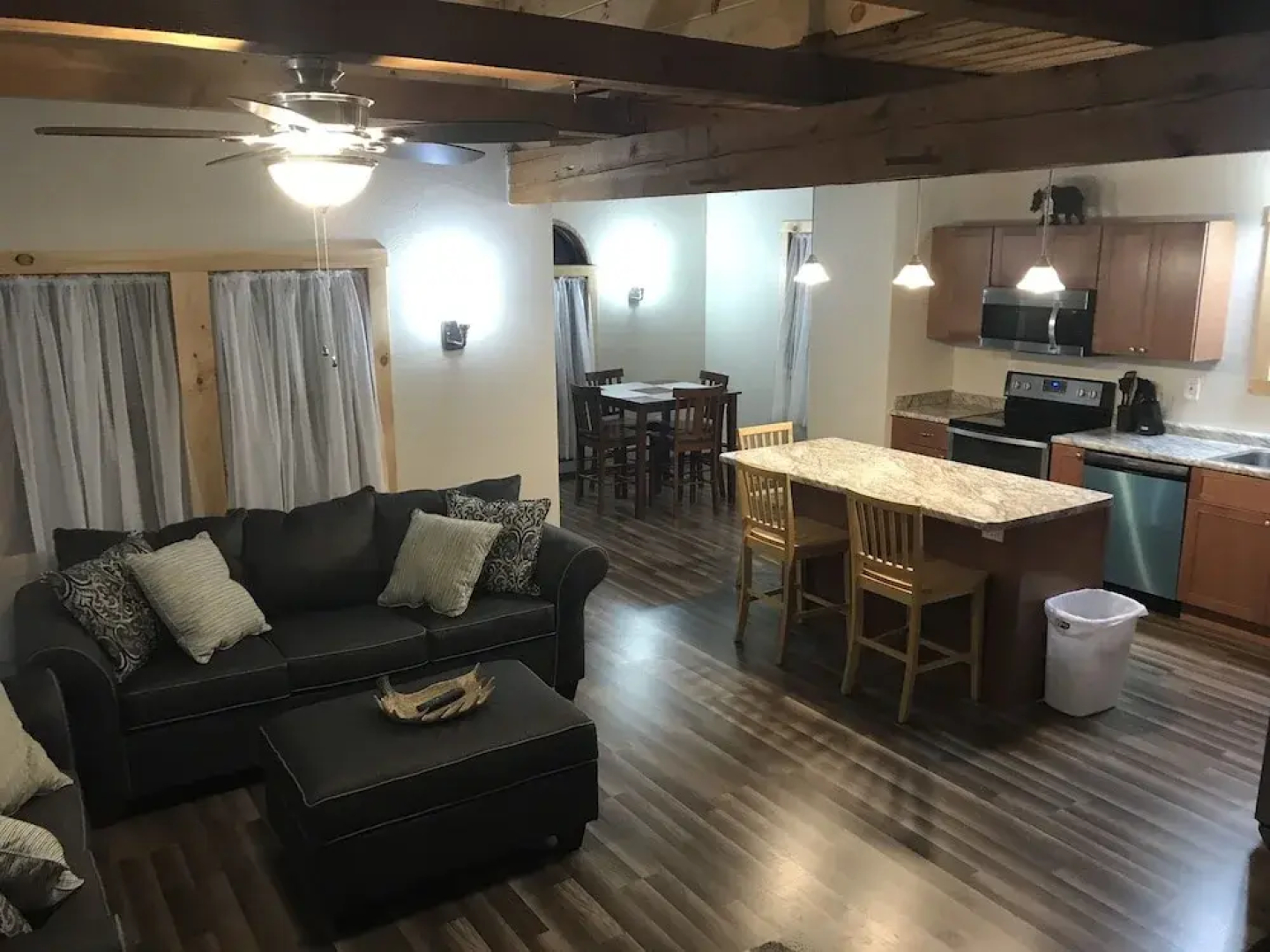 4 Bedroom 1 Bathroom Chocorua Beach