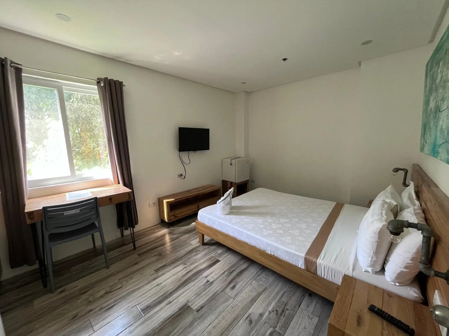 Blue Lagoon Inn & Suites