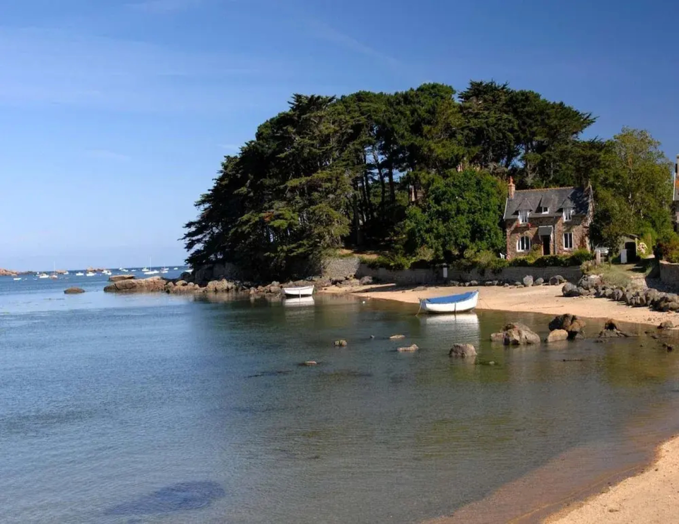 Apartment in Tregastel Near the Beach