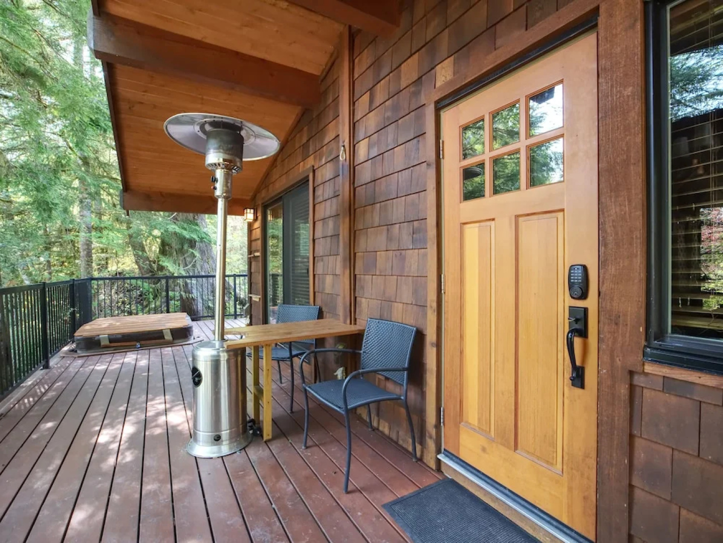 Handsome Dan's Port Renfrew