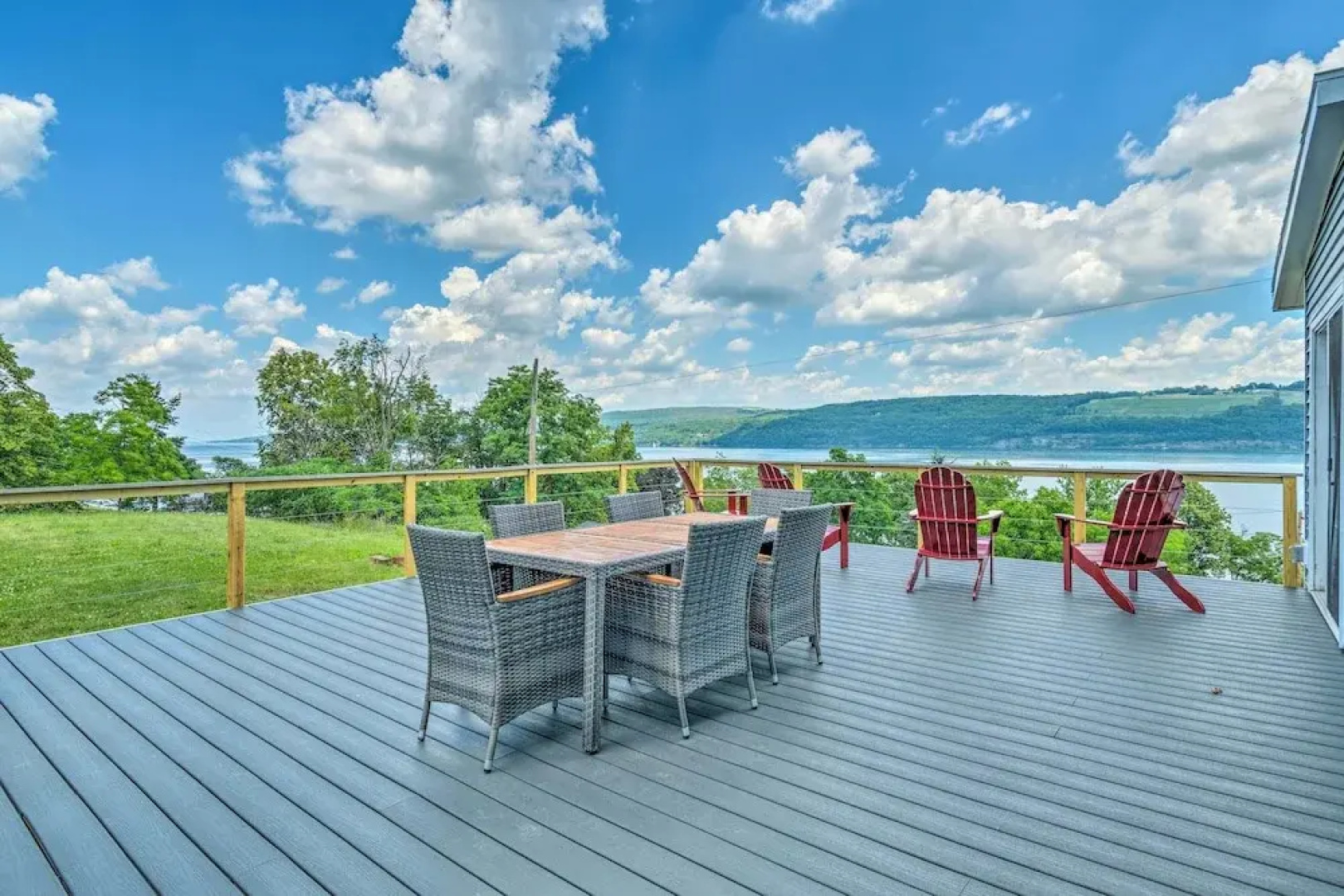 Watkins Glen Lakeview Cottage w/ Waterfall!