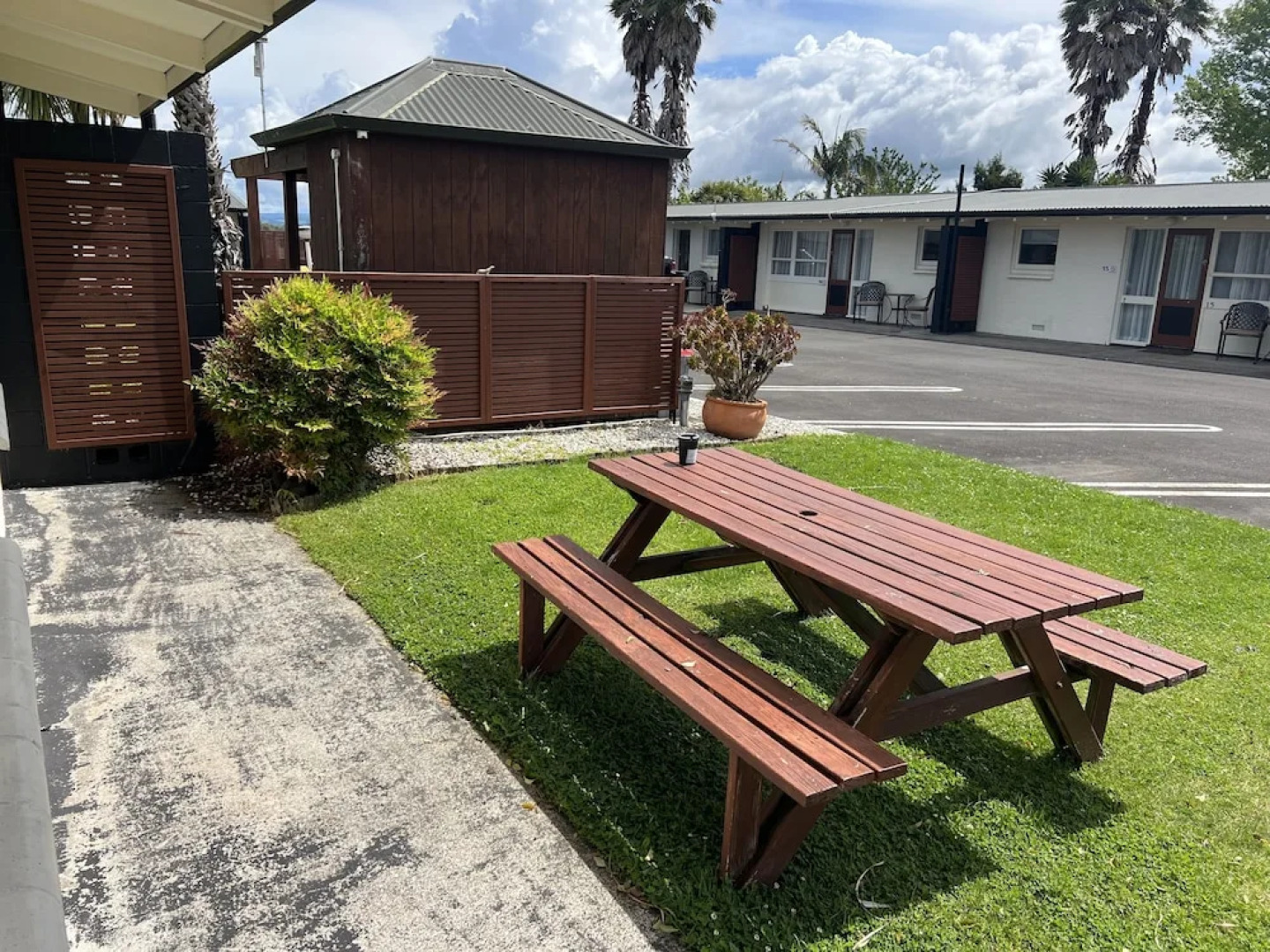 18th Avenue Thermal Motel