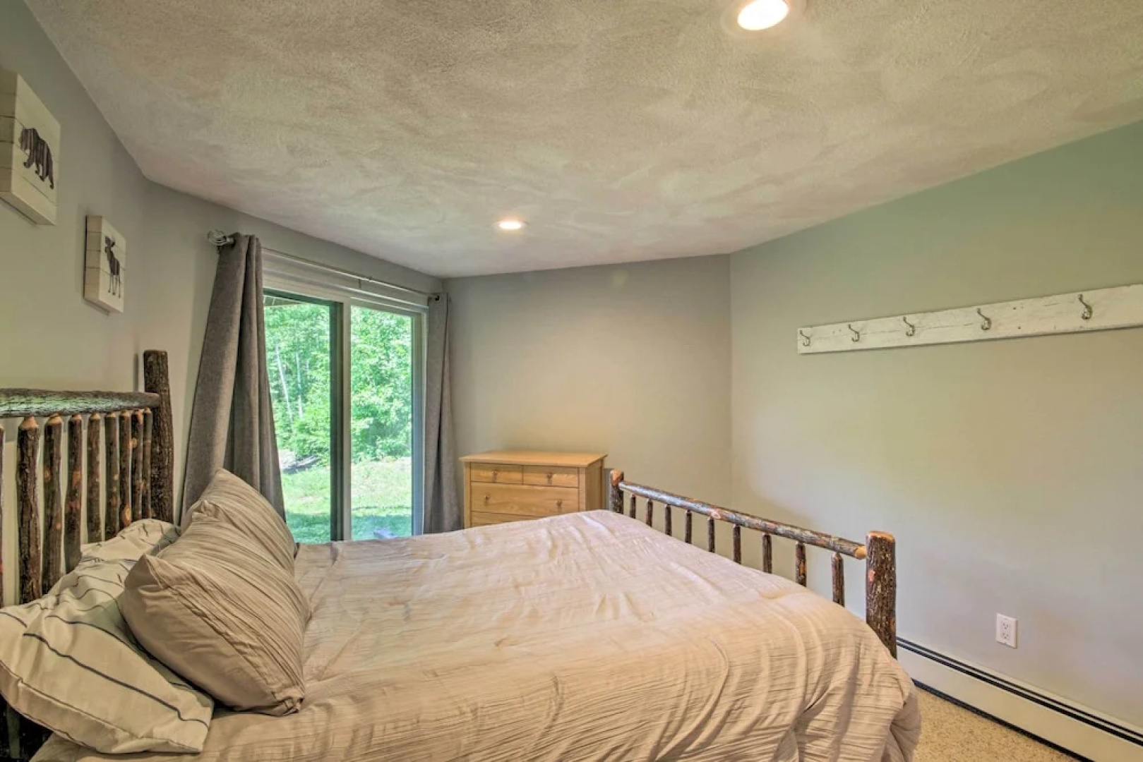 Bartlett Condo w/ Mtn-view Deck < 1 Mi to Skiing!