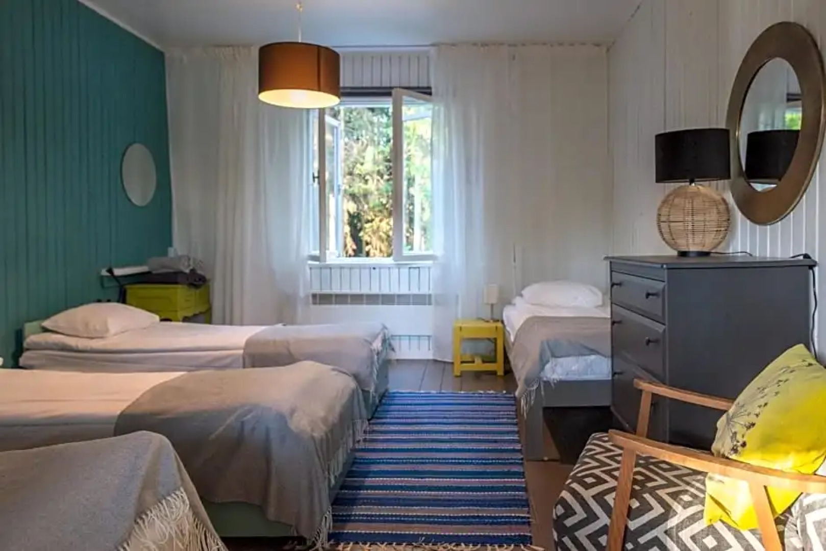 Saarj¿e puhkemaja tuba koos hommikus¿¿giga