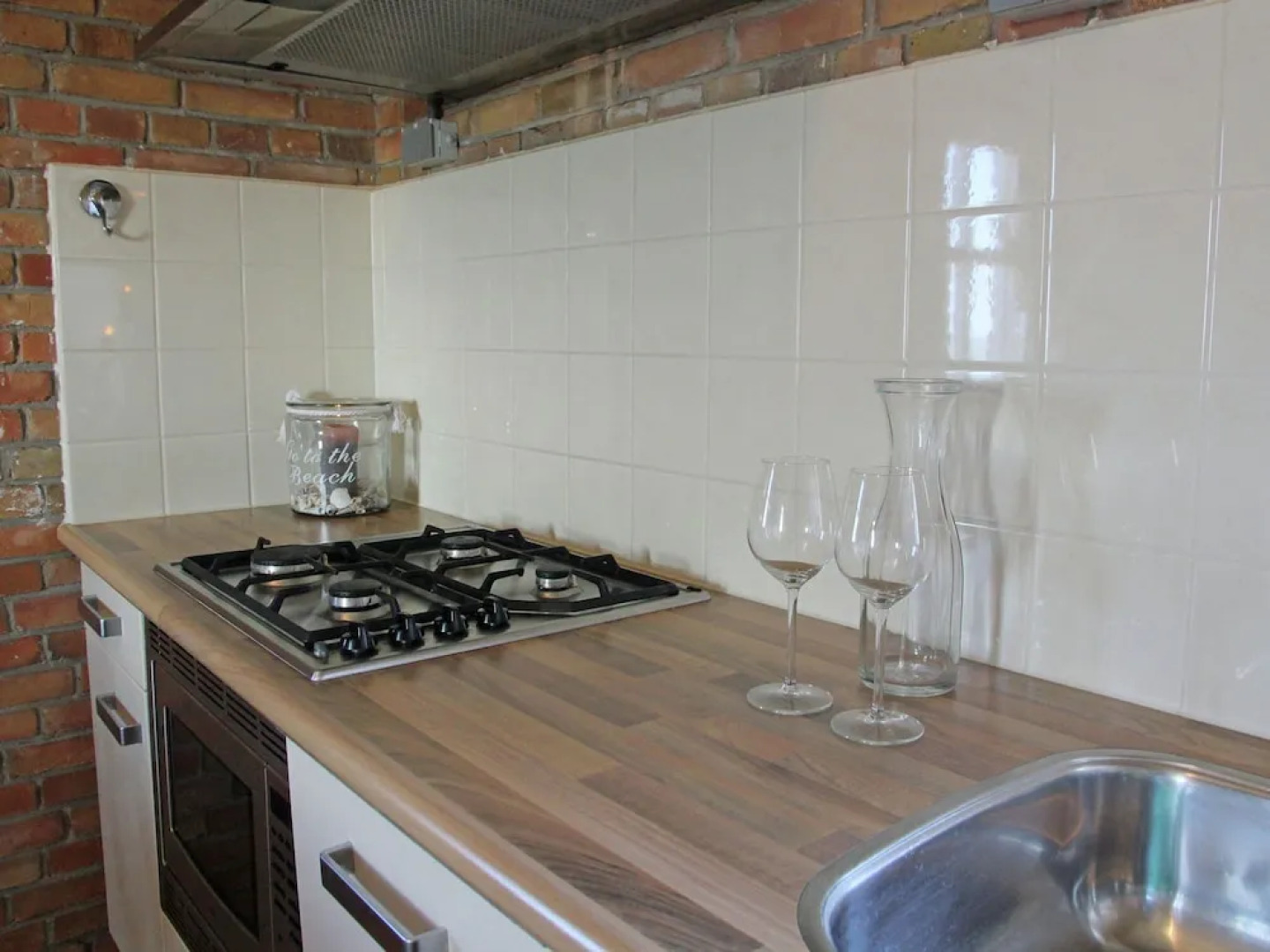 Vintage Holiday Home in Huisduinen near Sea Beach & Center