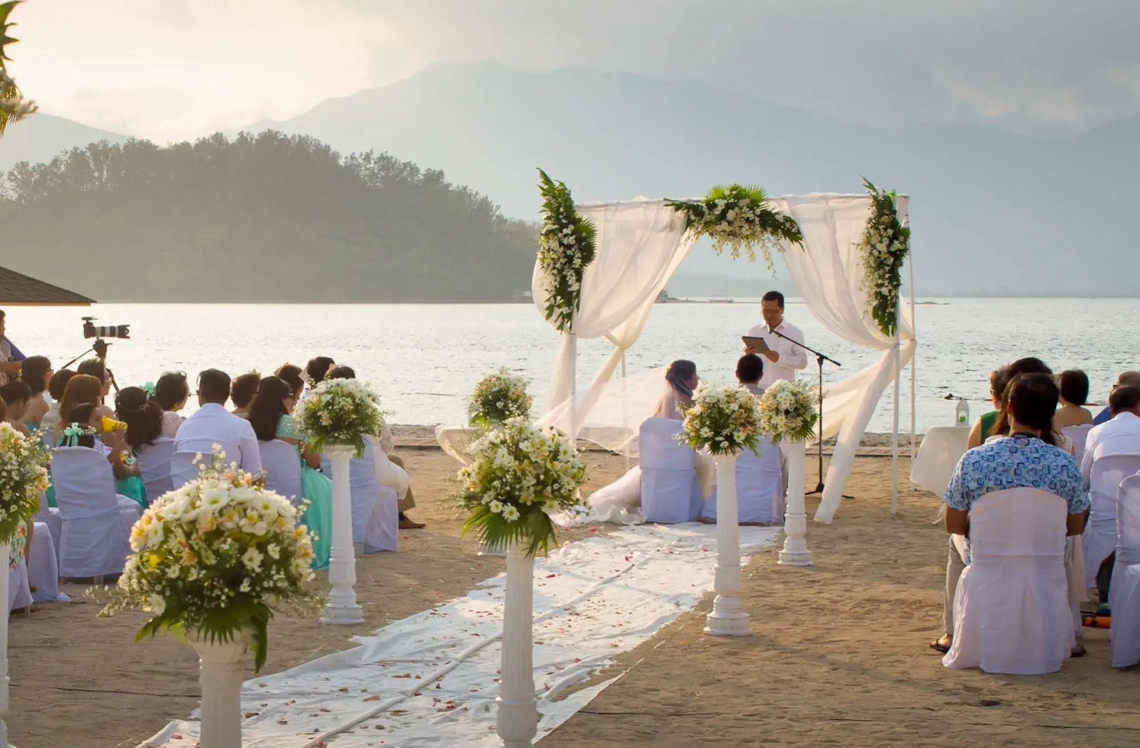 White Rock Waterpark and Beach Hotel