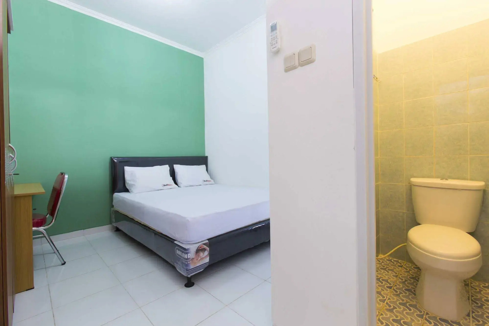 RedDoorz @ Pekayon Bekasi