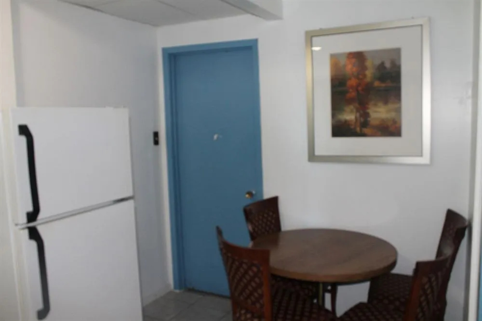 Advantage Inn