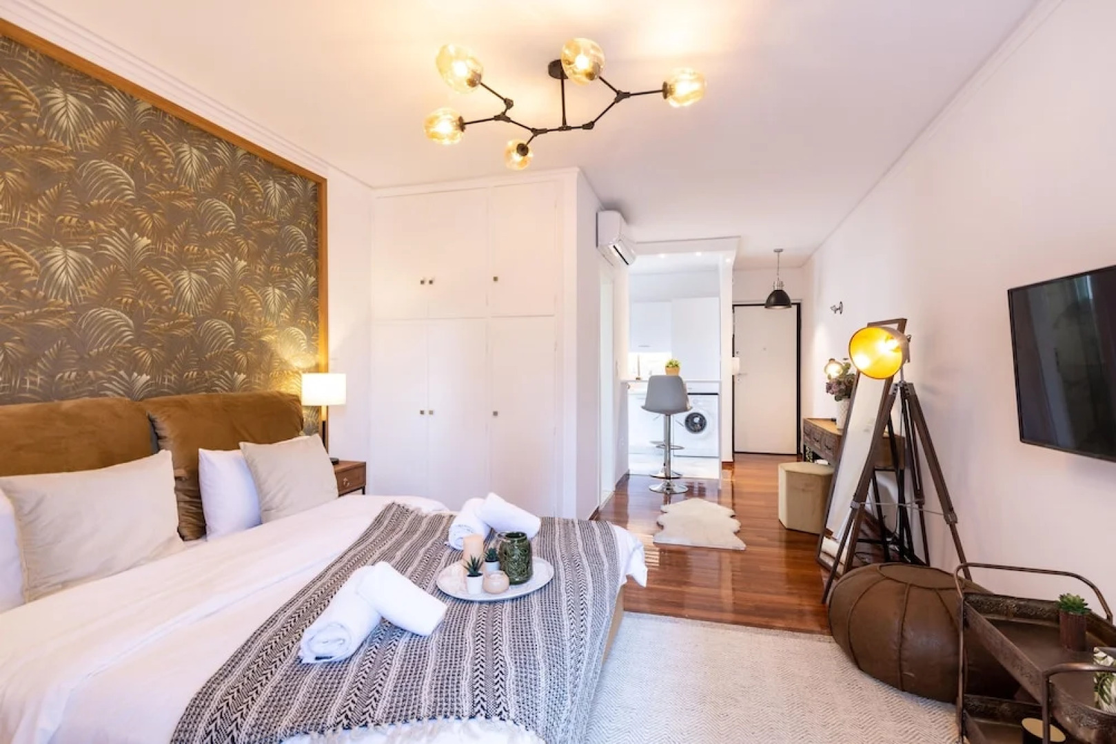 “Andy Warhol”studio close to the Athenian Riviera