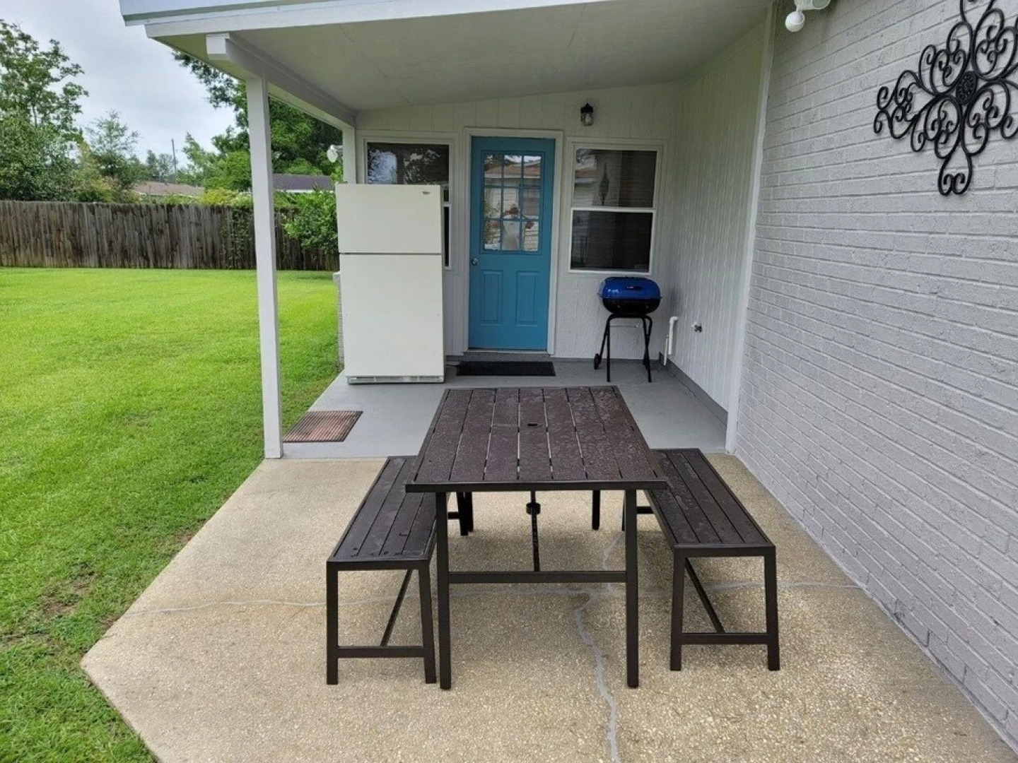 The Peaceful One 3 Bedroom Home by Redawning