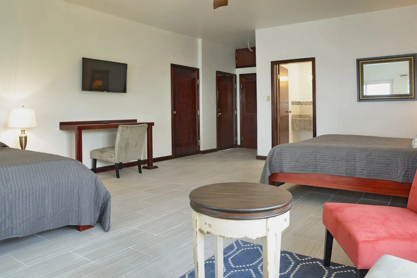 Parrot Cove Lodge
