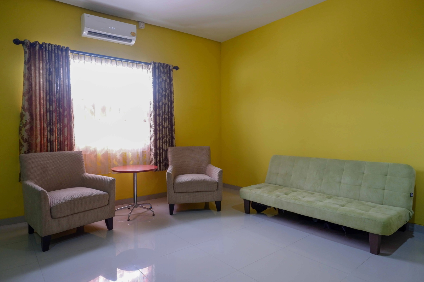 RedDoorz near Bandara Adi Soemarmo Solo