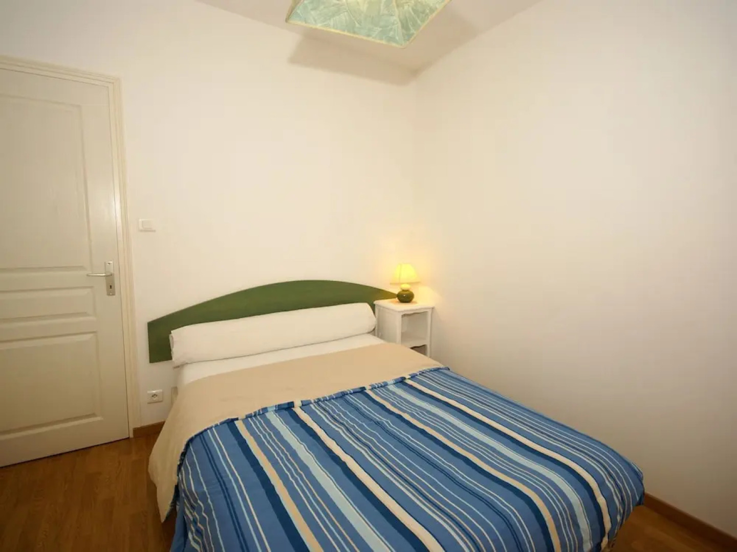 Modern Holiday Home in Belves with Swimming Pool