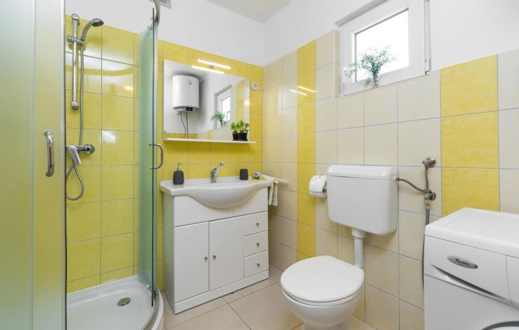 Stunning Home in Vela Luka With Wifi and 4 Bedrooms