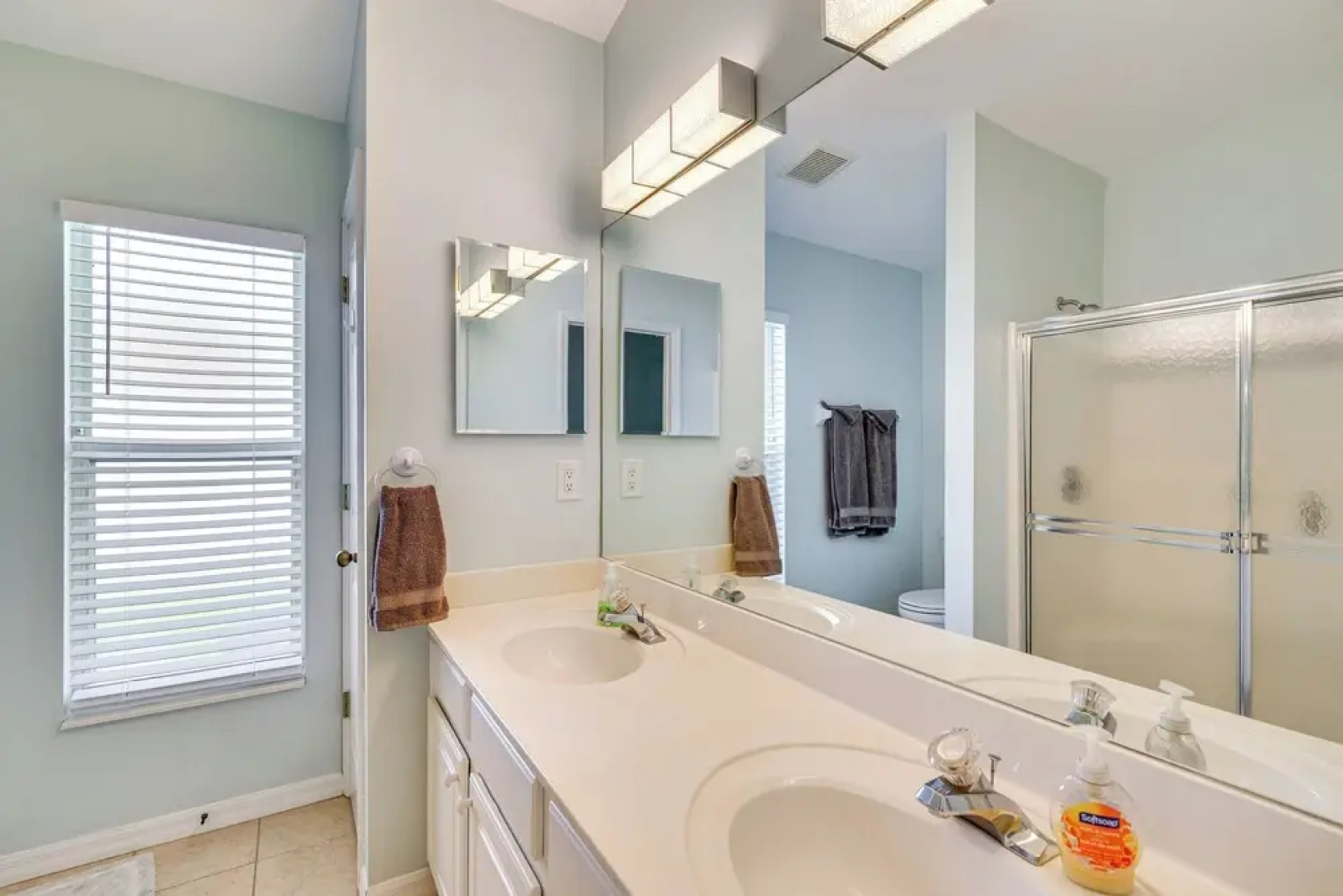 4 Mi to Beaches: Fort Myers Escape w/ Patio