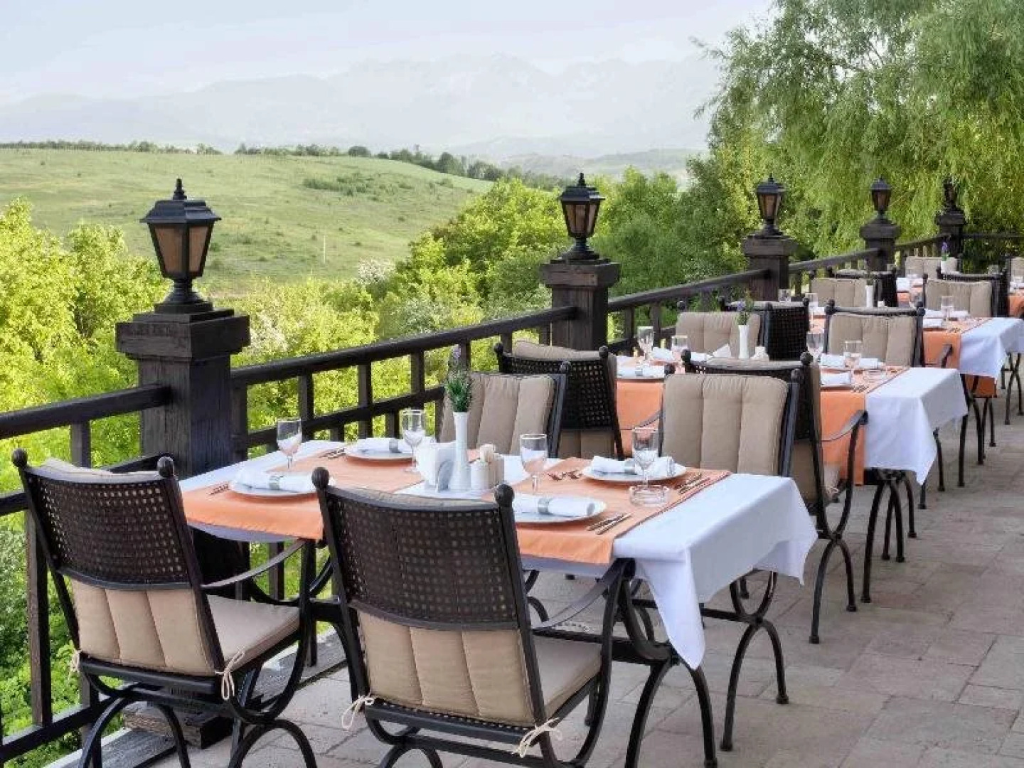 Sakit Gol - Silent Lake Hotel