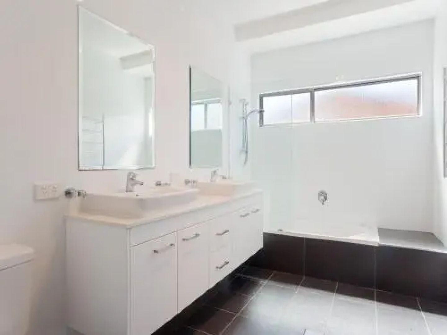 7a Judith Street - stunning duplex with ducted air conditioning