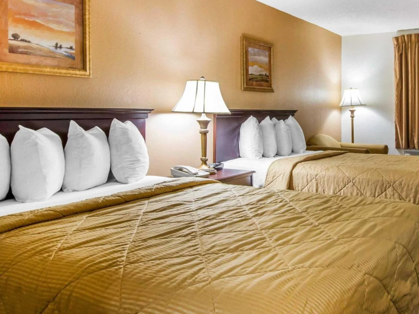 Executive Inn & Suites