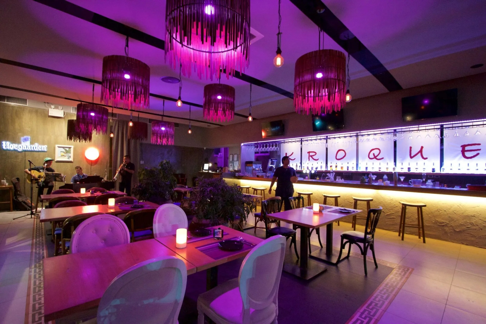 Kroque Boutique & Bistro