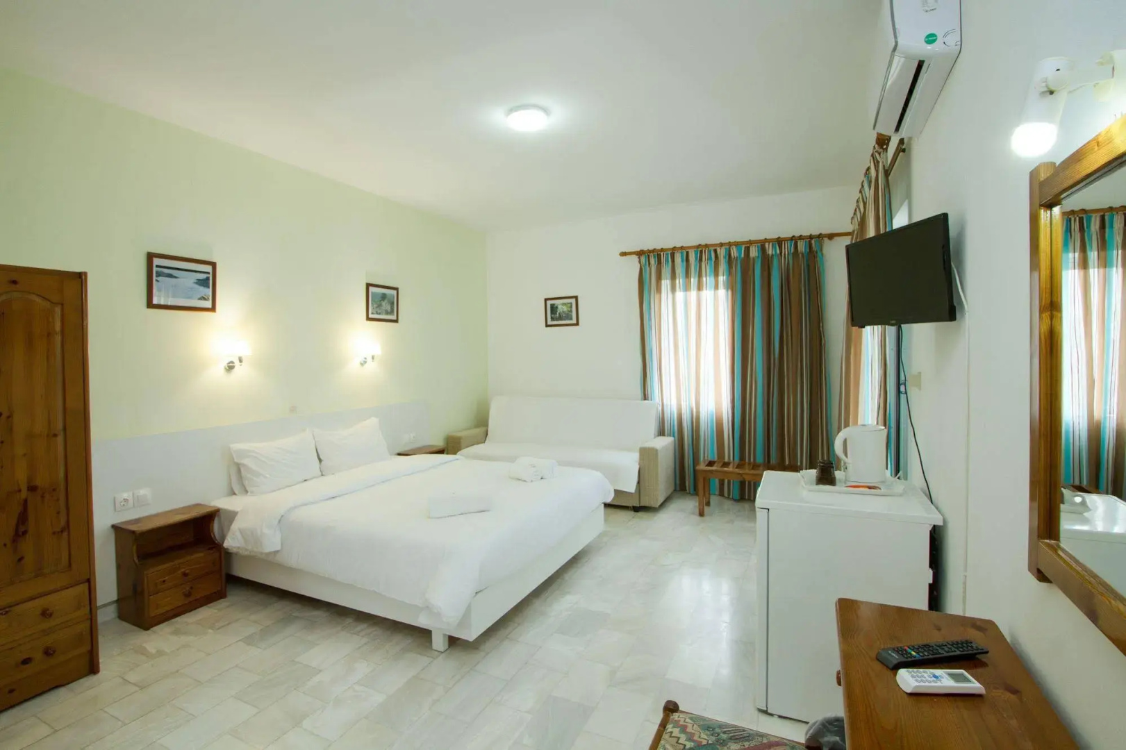 Revekka Rooms