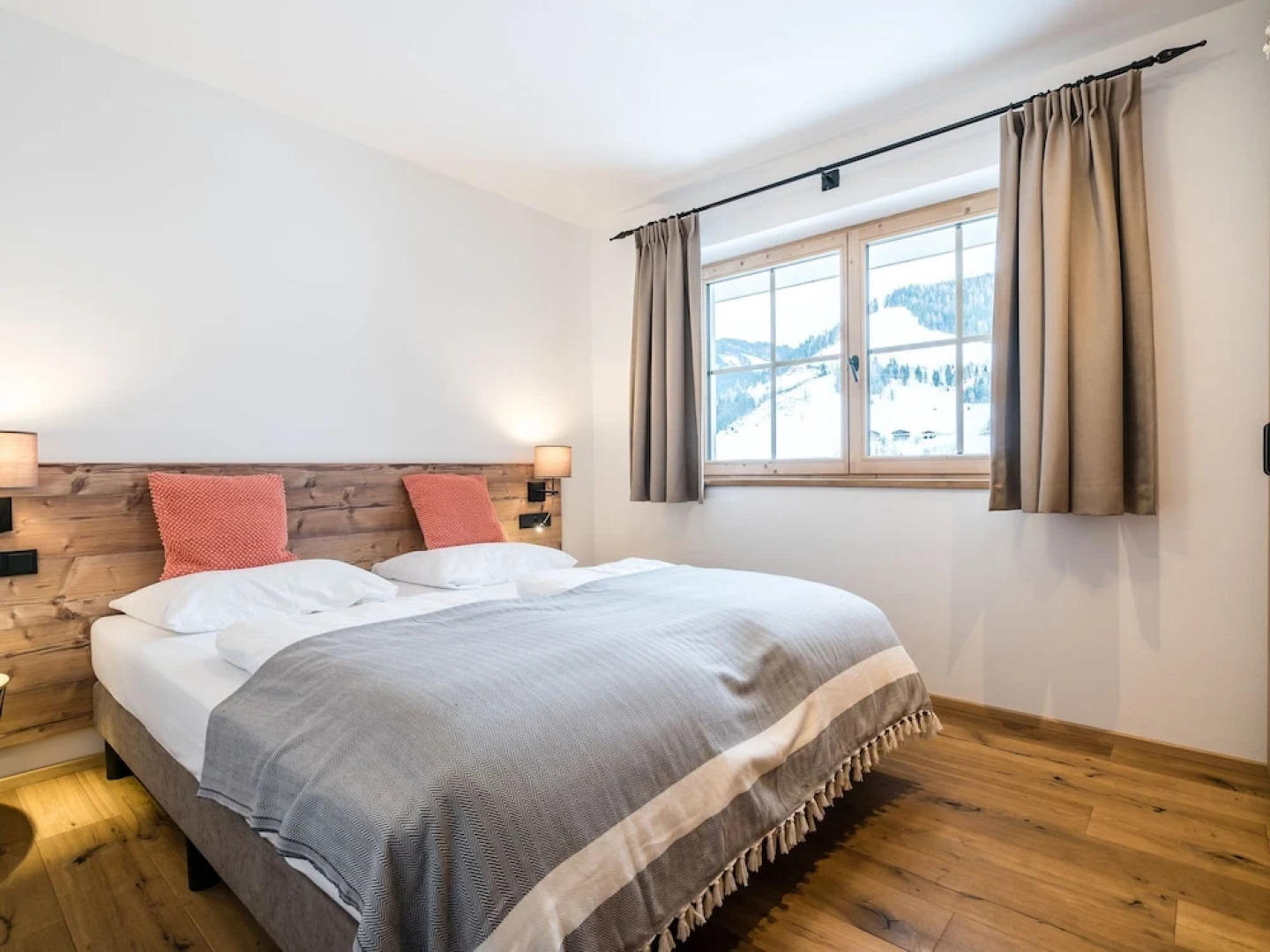 Luxurious Chalet With Sauna on Sunny Slopes in Mühlbach