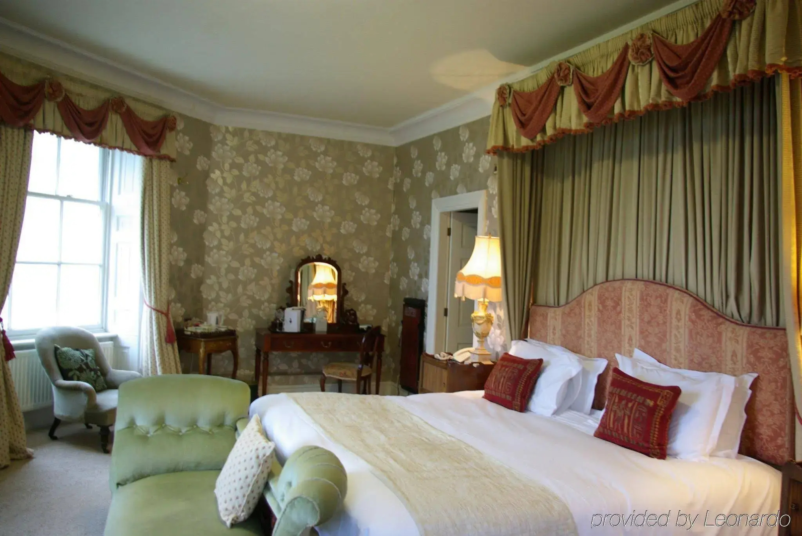 Storrs Hall Hotel