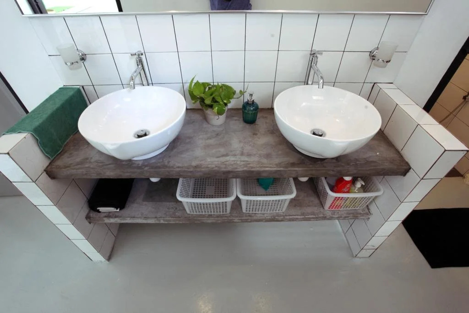 Stay Songsong Mount Erskine