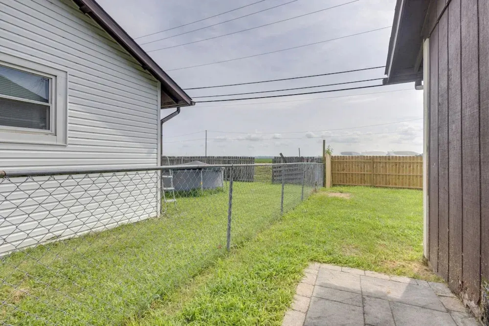 12 Mi to St Louis: Pet-friendly Metro East Home