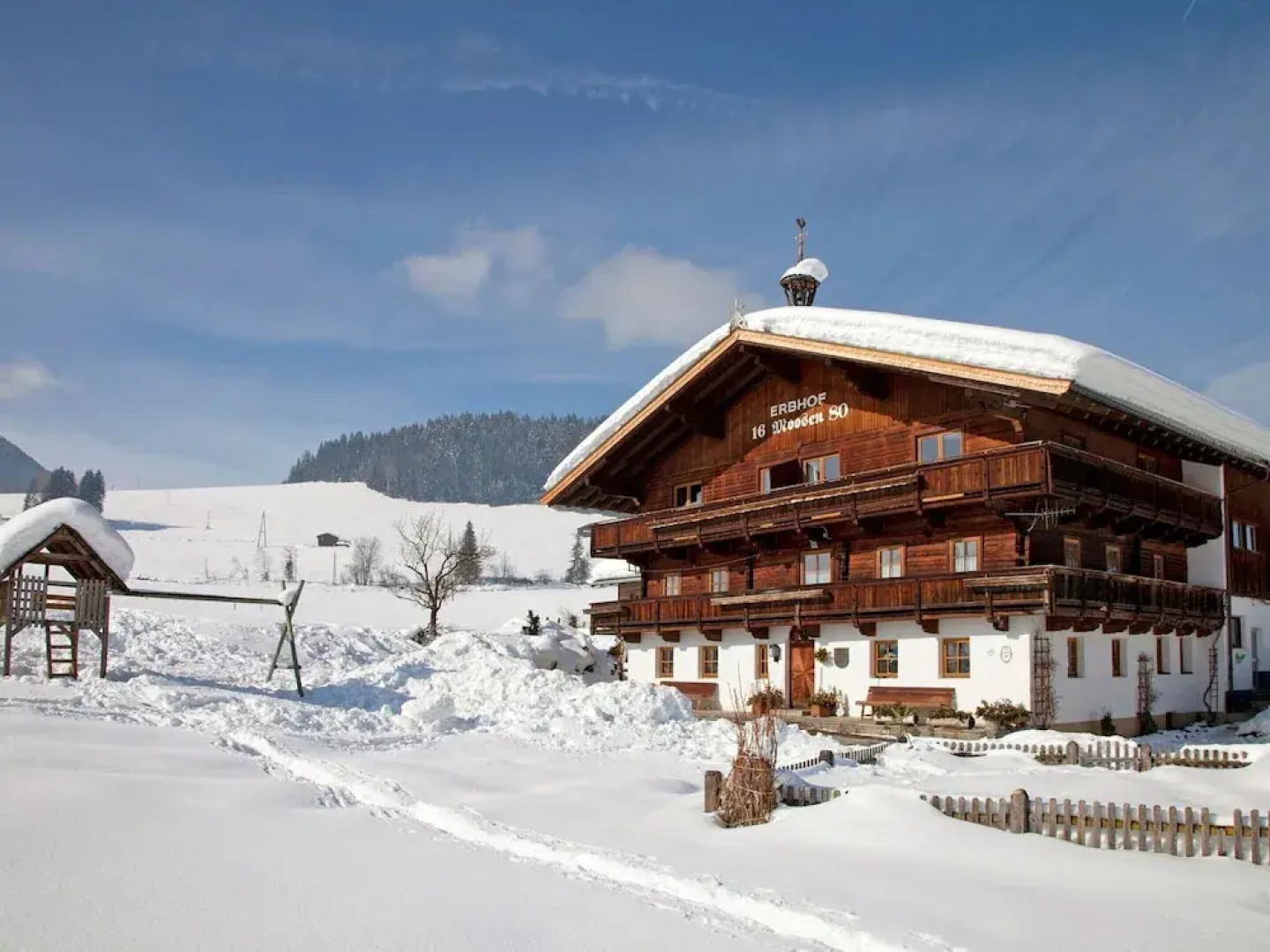 Wooden Apartment With Mountain View