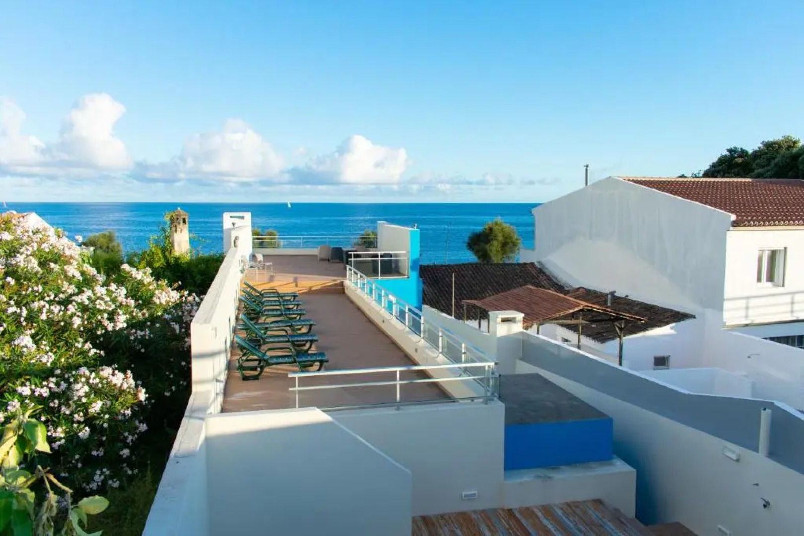 Hostel Azorazul - Pool & Suite
