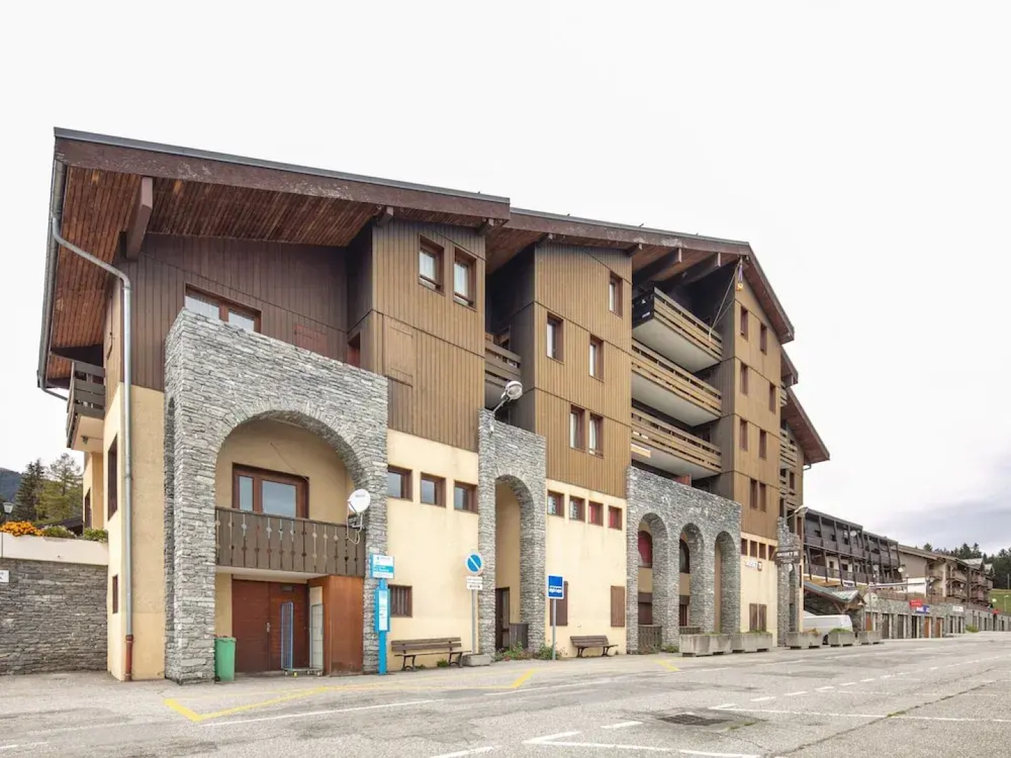 Studio in Doucy at the Foot of Ski Slopes