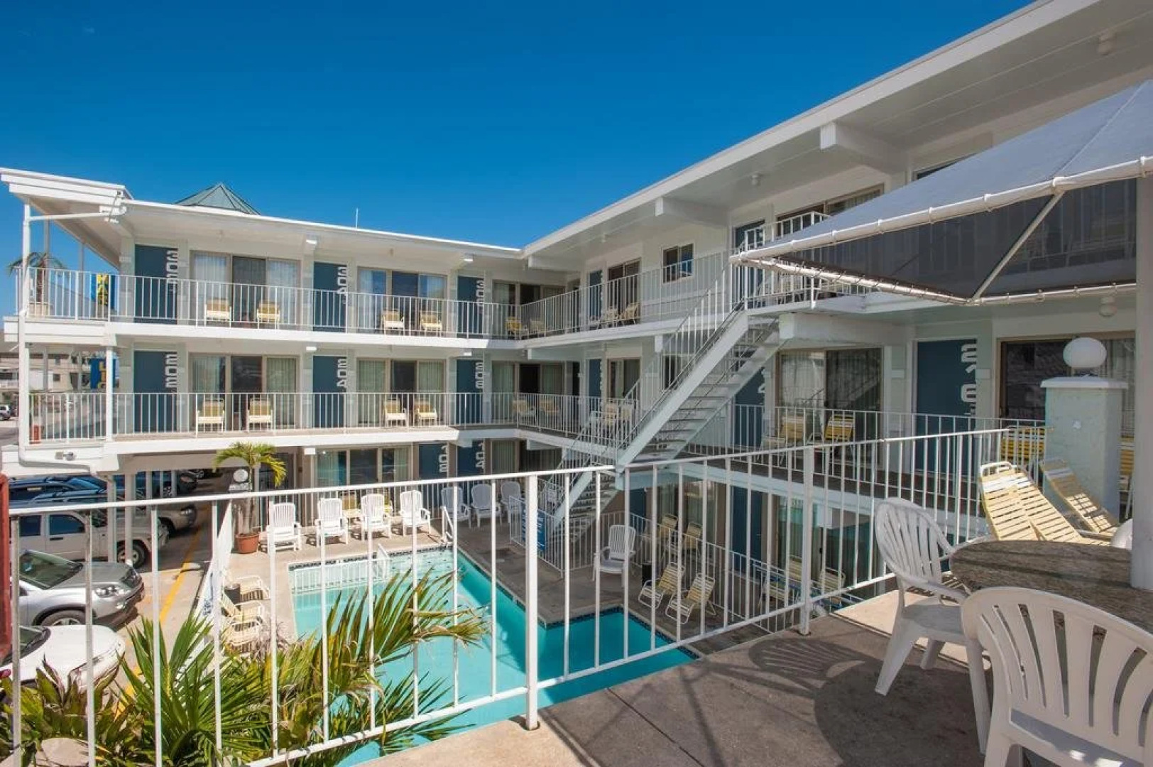 The Harbor Light Family Resort