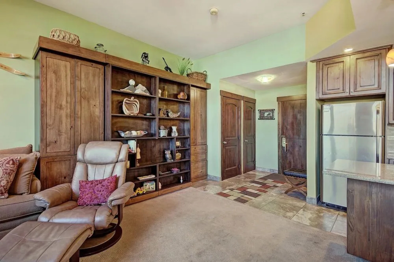 River Mnt Lodge E101