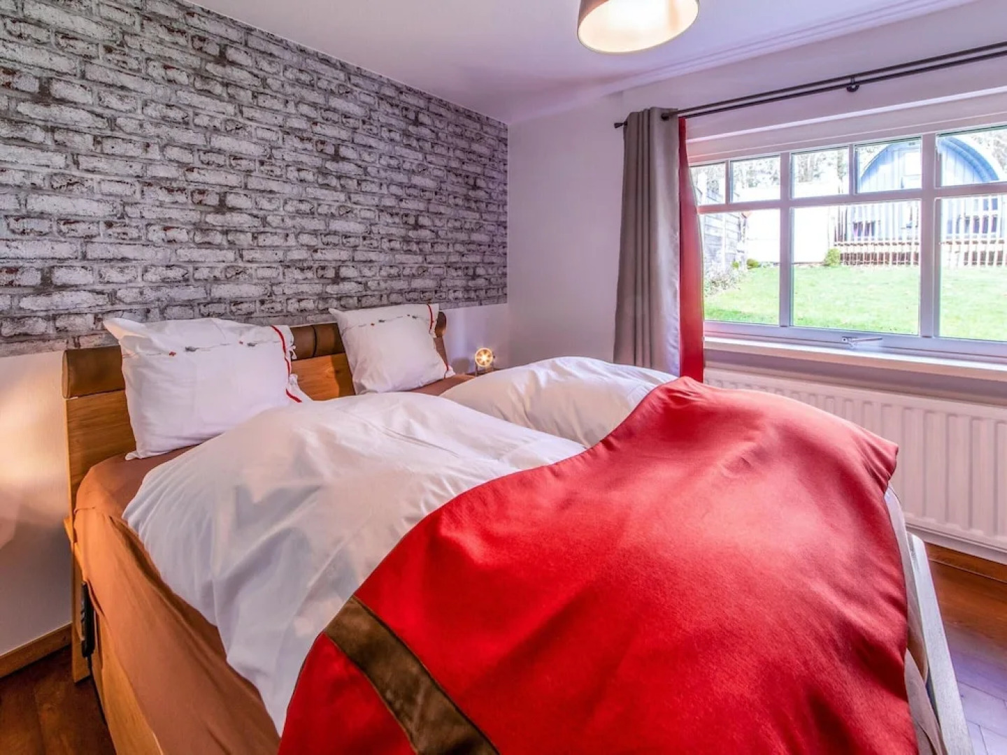 Charming House With Sauna, Jacuzzi in Bullange