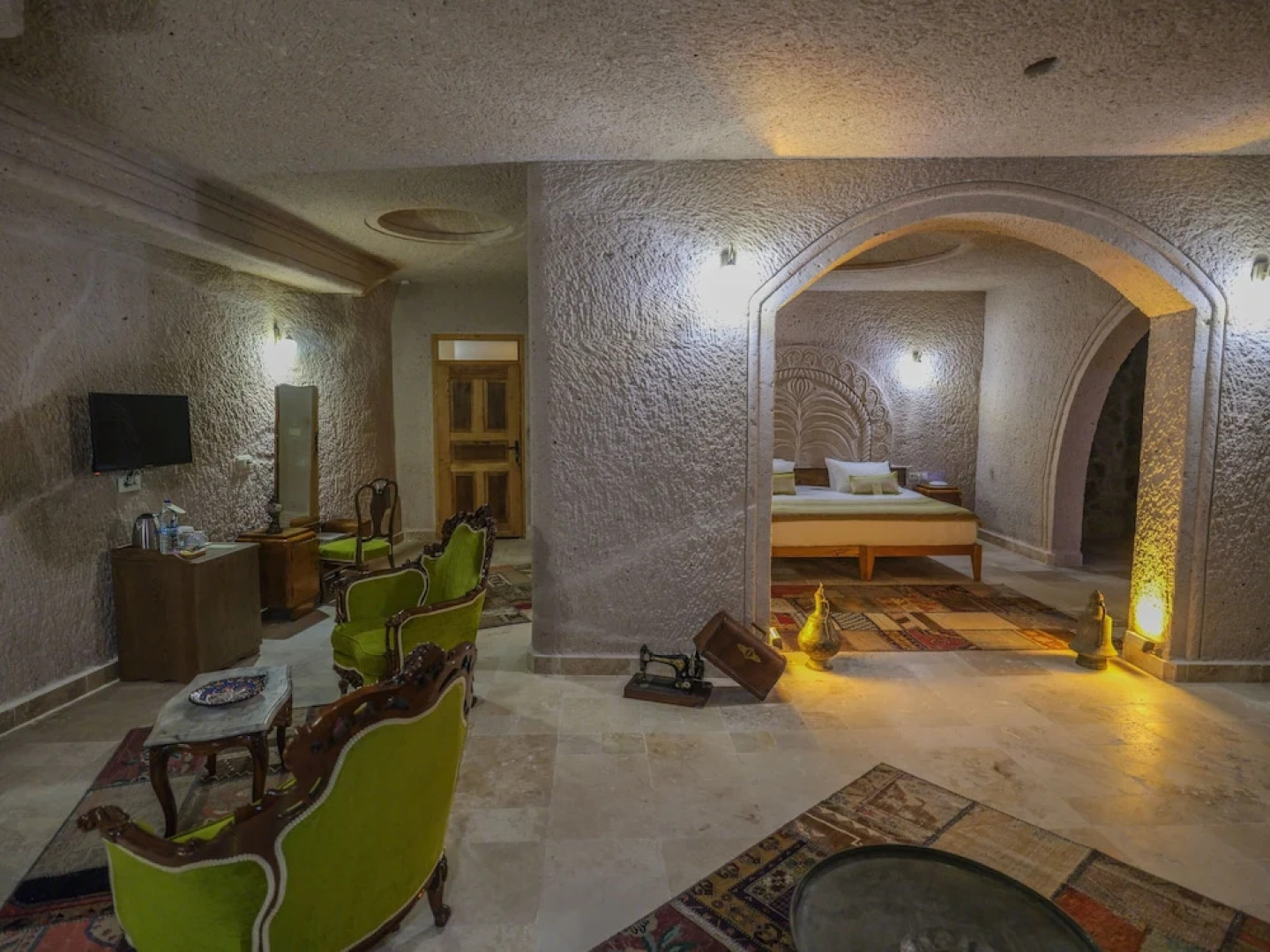 Kalsedon Cave Suites