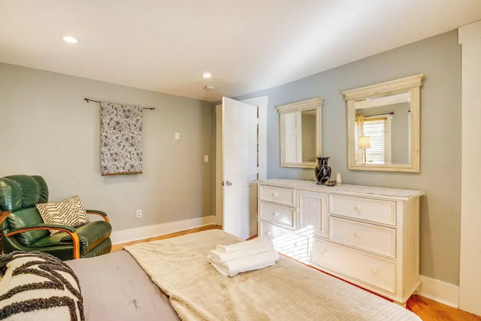 Spacious Home ~ 4 Blocks to Asbury Park Beach!