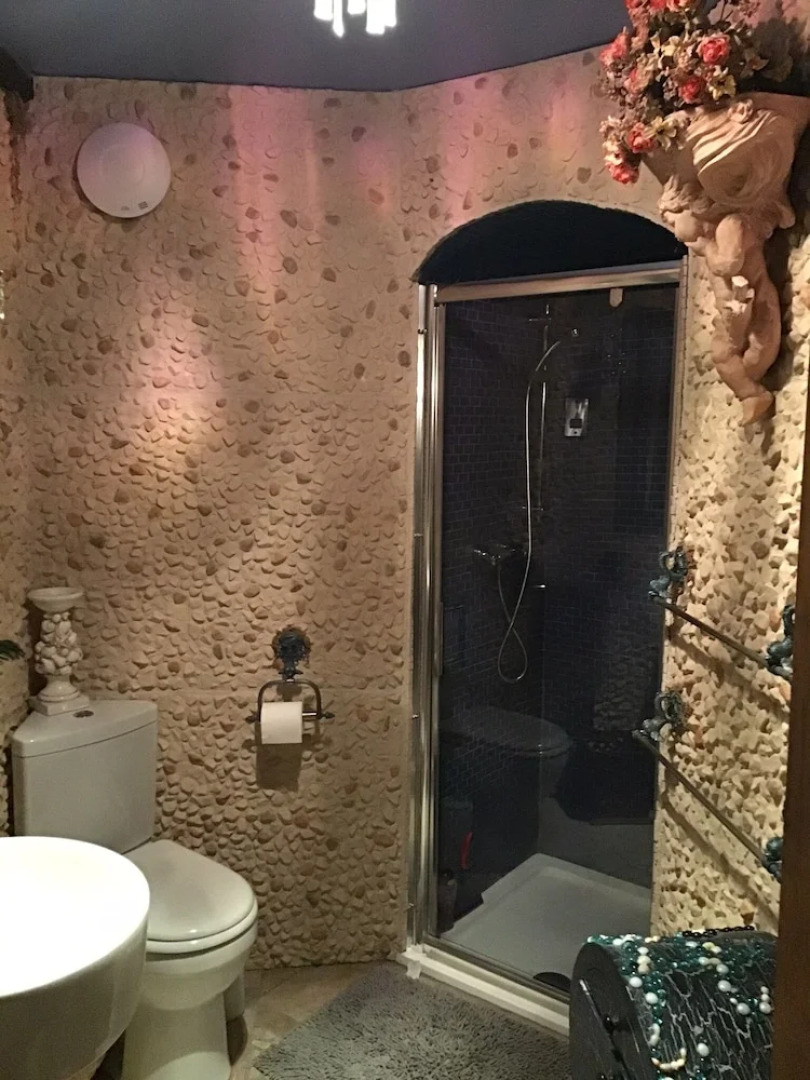 1940s Riverside Apartment