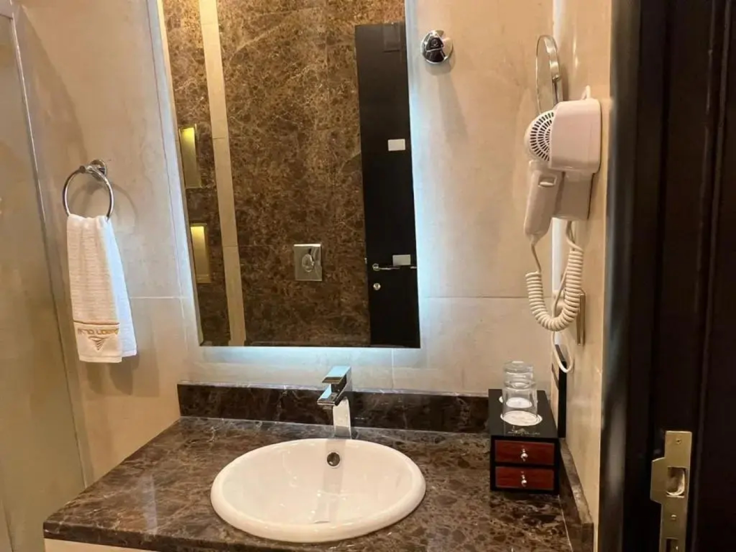 Aman Hotel Suites